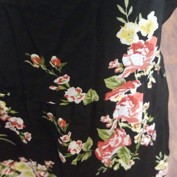 Dress with Side Cutouts and Keyhole back - Picture 3 of 5